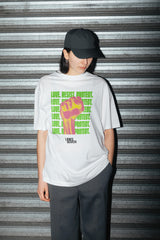 T-shirt LOVE. RESIST. PROTECT. (vuist) Wit